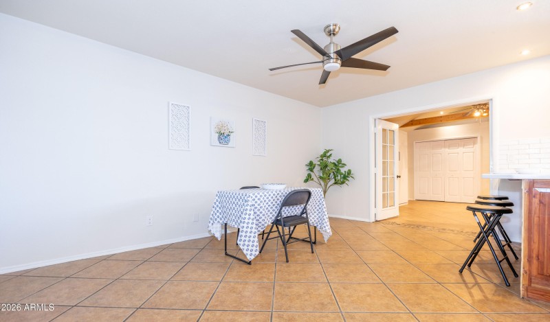 Large Dinning Room Area