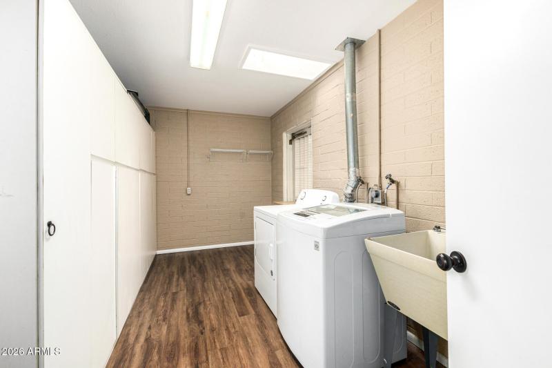 LARGE UTILITY ROOM
