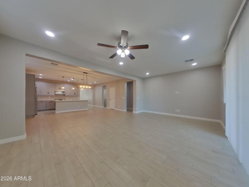 2_pc_u9TrZv1rG9_SBMXdtAKAT_layout_1