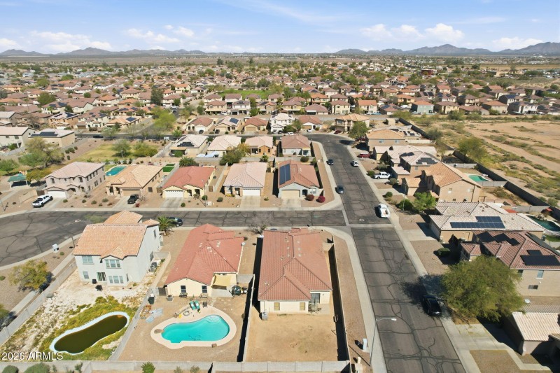 Corner lot of a culde sac