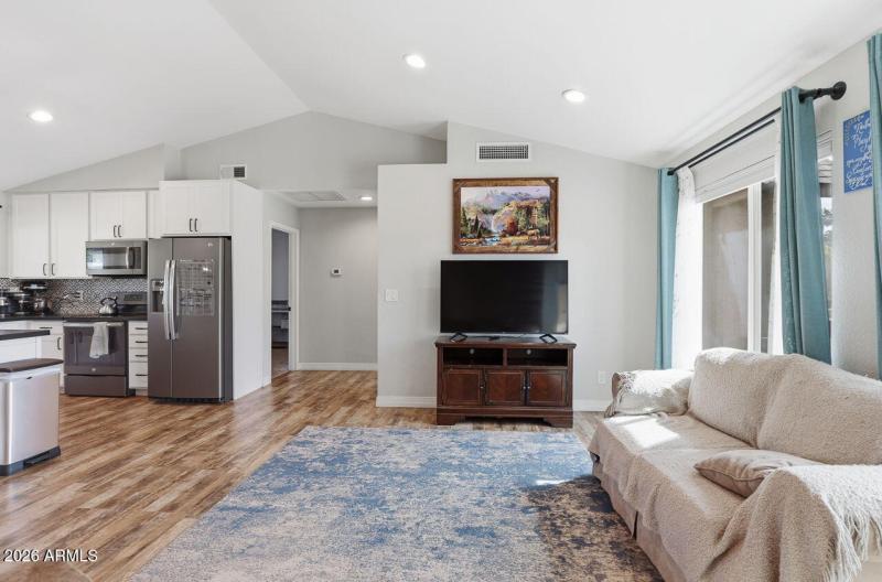 8-web-or-mls-6016 W Kings Ave Glendale,