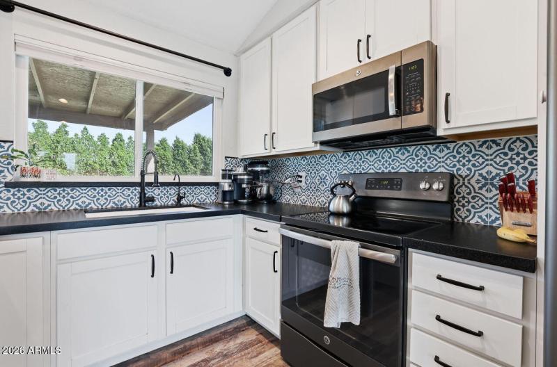 11-web-or-mls-6016 W Kings Ave Glendale,