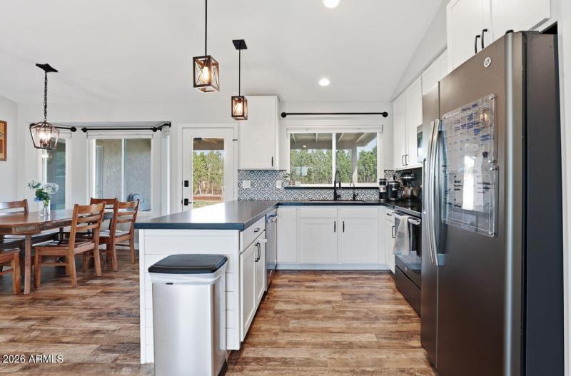 12-web-or-mls-6016 W Kings Ave Glendale,