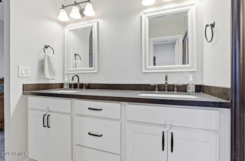 28-web-or-mls-6016 W Kings Ave Glendale,