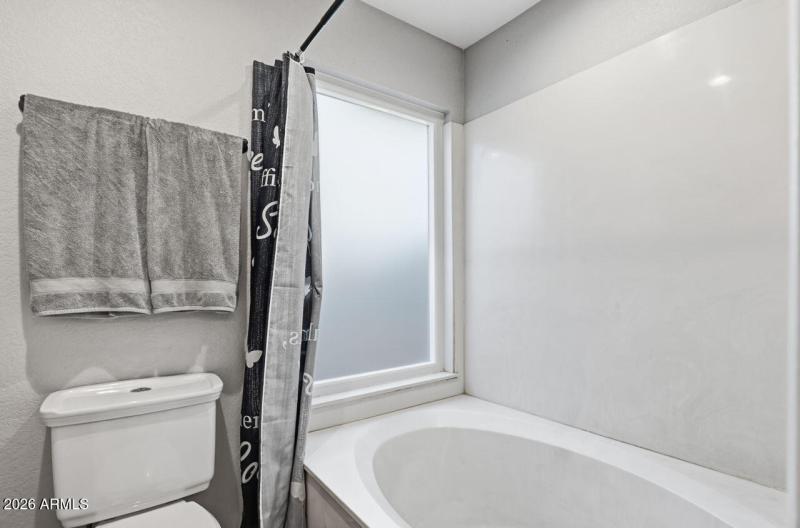 29-web-or-mls-6016 W Kings Ave Glendale,