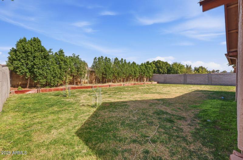 33-web-or-mls-6016 W Kings Ave Glendale,