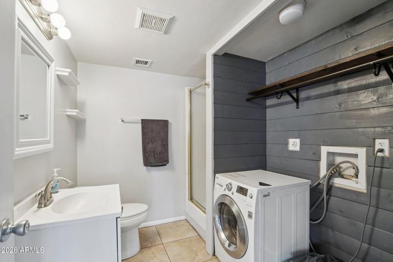 18-web-or-mls-E Hartford Ave 41-S0303-01