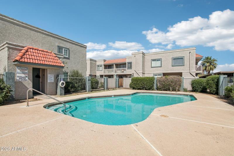 20-web-or-mls-E Hartford Ave 41-0303-902