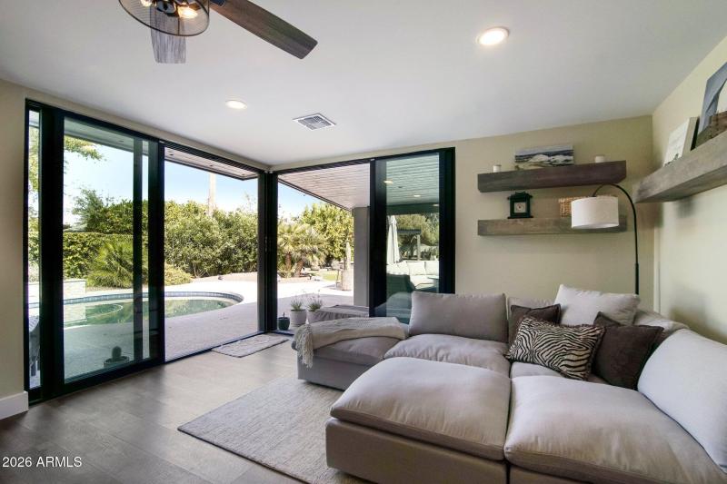 19-web-or-mls-E Betty Elyse Ln-S0303-019