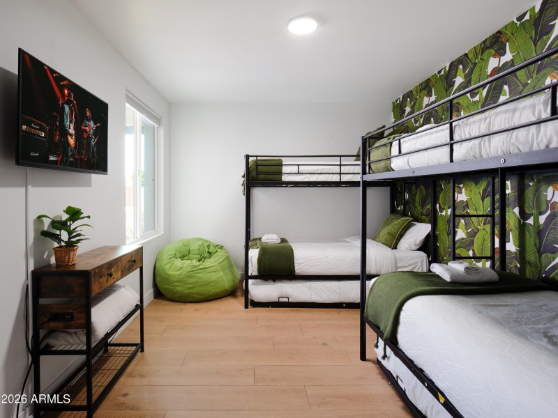 PropertyImageCo_15218N61stSt_WEB_1