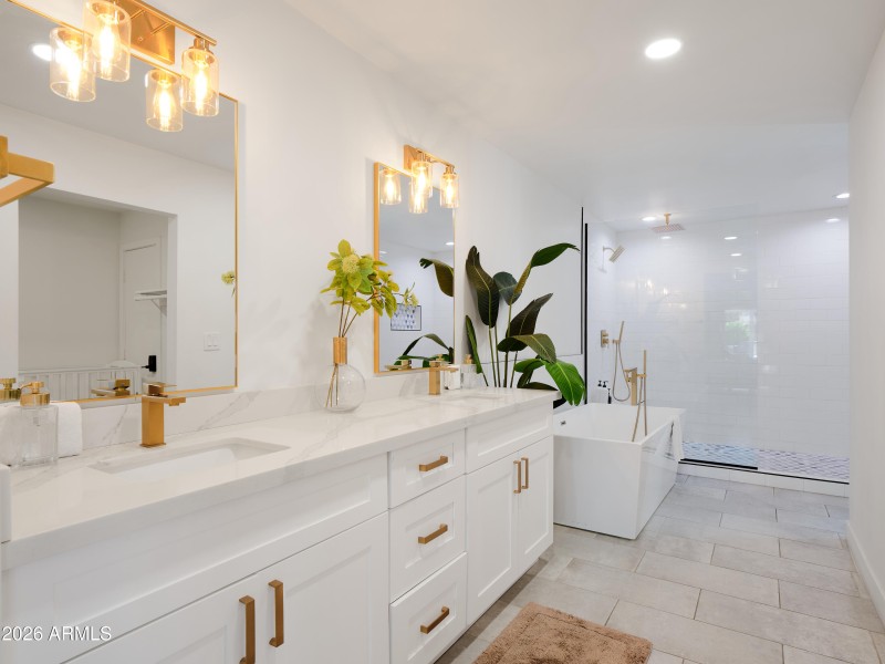 PropertyImageCo_15218N61stSt_WEB_28