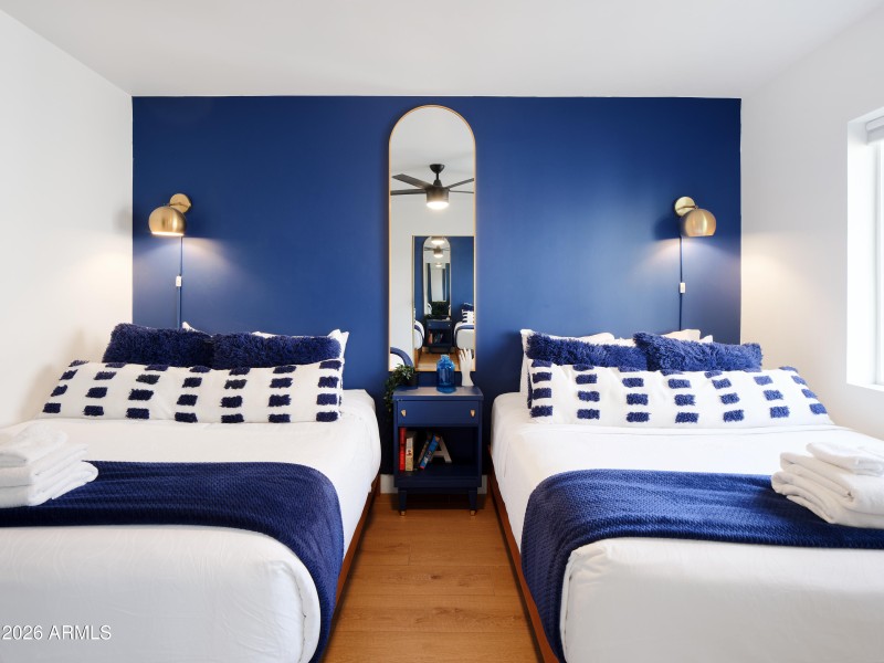 PropertyImageCo_15218N61stSt_WEB_5