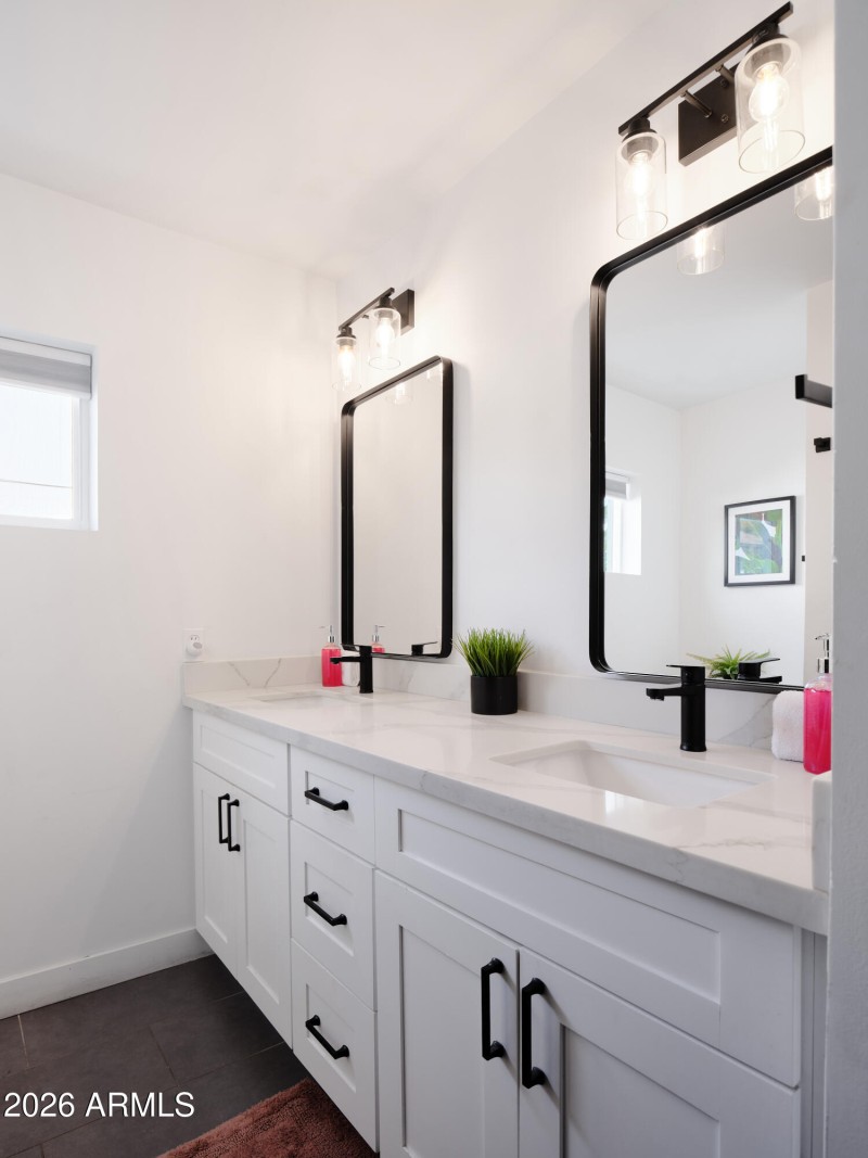 PropertyImageCo_15218N61stSt_WEB_7