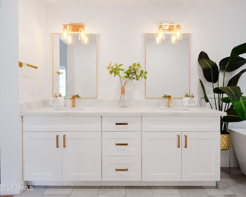 PropertyImageCo_15218N61stSt_WEB_30