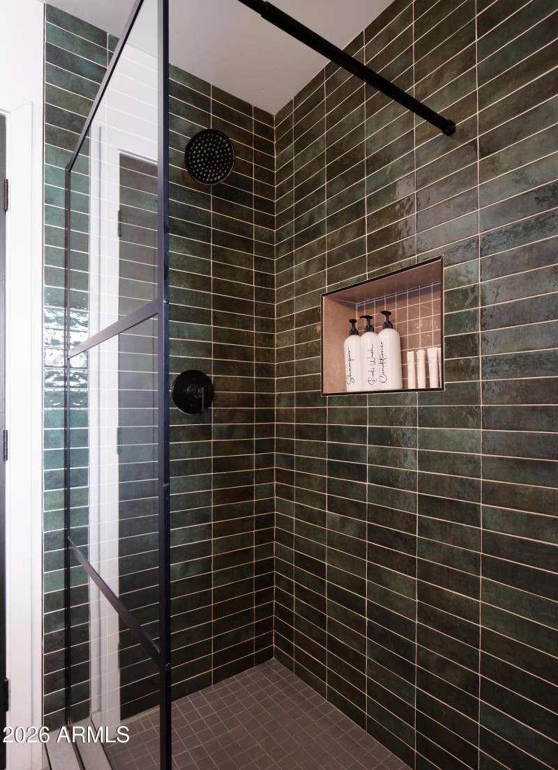 PropertyImageCo_15218N61stSt_WEB_8