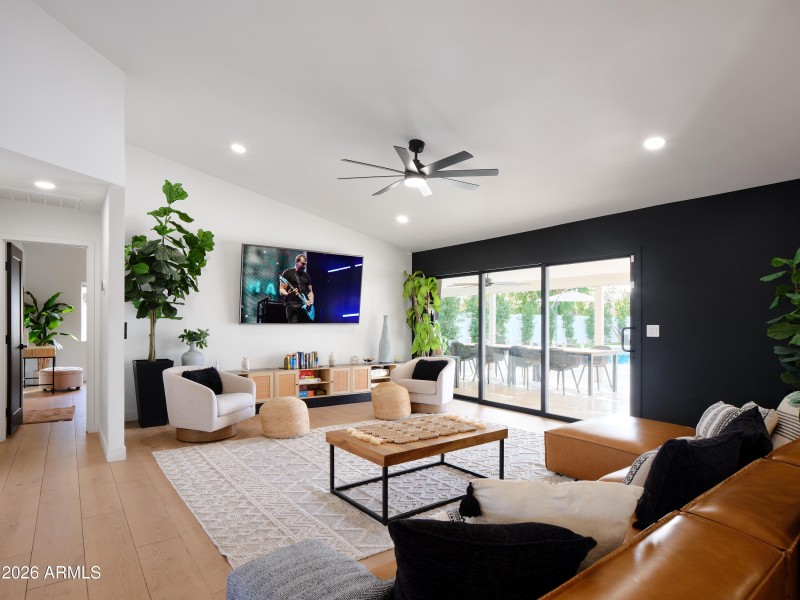 PropertyImageCo_15218N61stSt_WEB_51