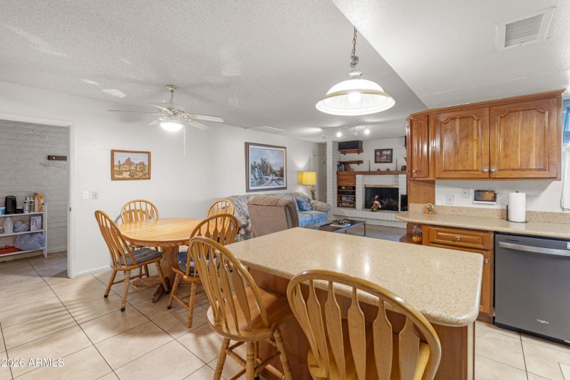 7125 N 20th Ave-7795