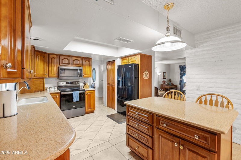 7125 N 20th Ave-7855