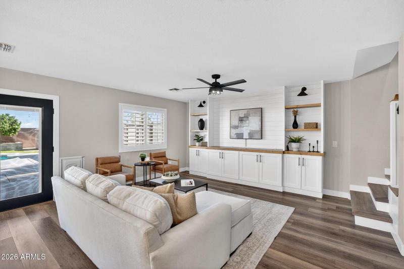 9-web-or-mls-36Davis Way