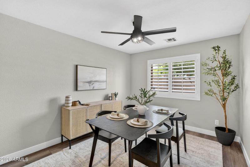 20-web-or-mls-48Davis Way