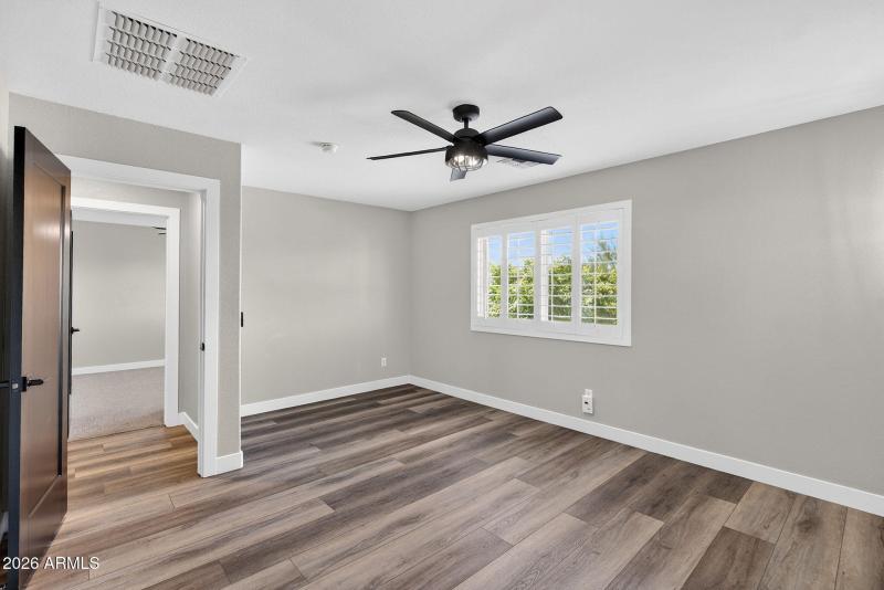 26-web-or-mls-65Davis Way