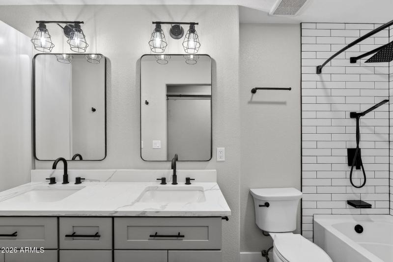 31-web-or-mls-72Davis Way