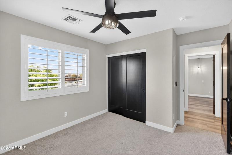 44-web-or-mls-60Davis Way