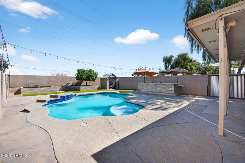 53-web-or-mls-78Davis Way