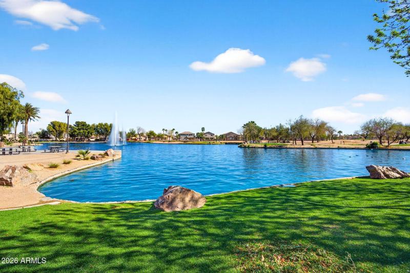 71-web-or-mls-23Davis Way