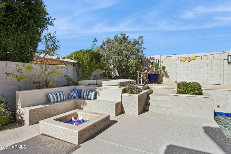 Gas Firepit and Sitting Area