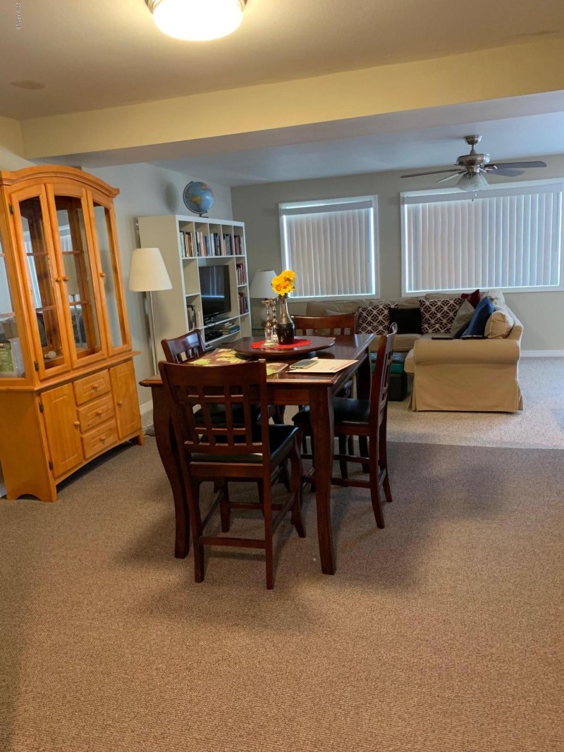 DINING & FAMILY AREA