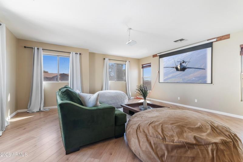 Large Flex Space Upstairs