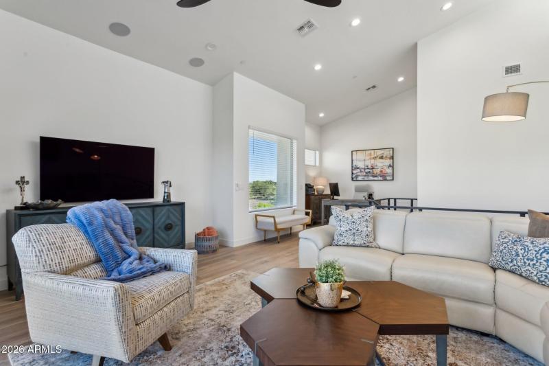 12-web-or-mls-1-easy-st-unit-30