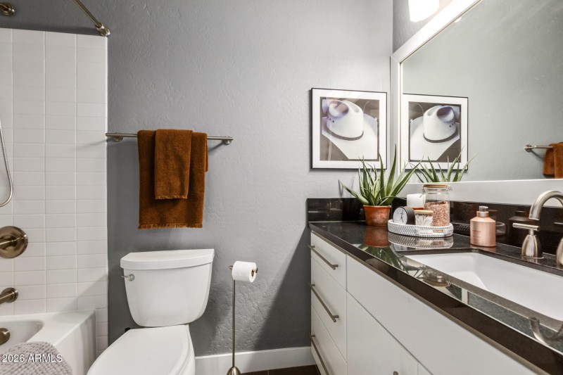 0035-35 - Red Mountain