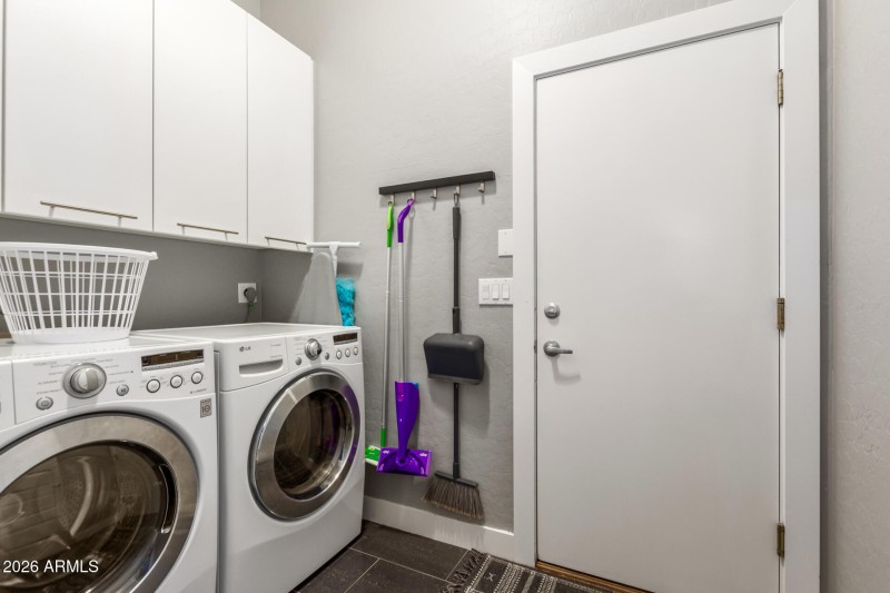 0037-37 - Red Mountain