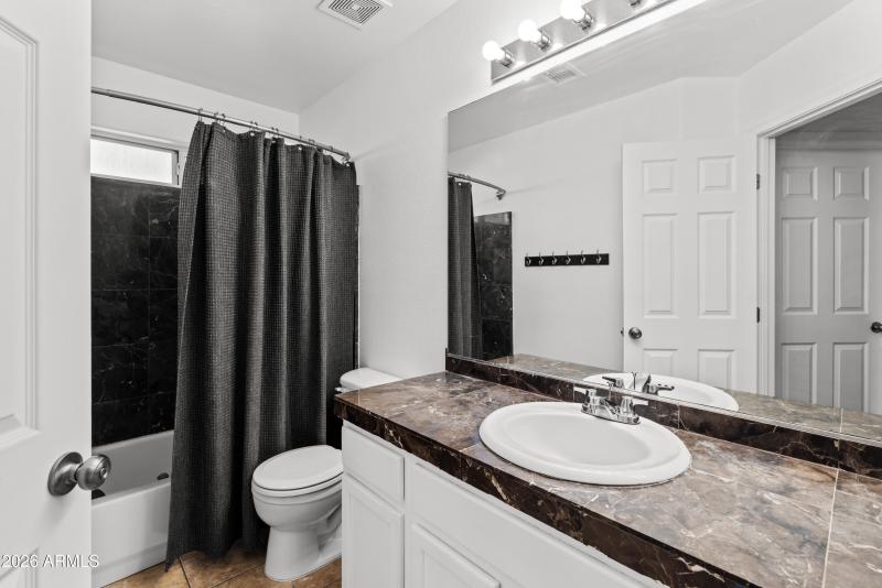 Guest_Bathroom_1_Upstairs