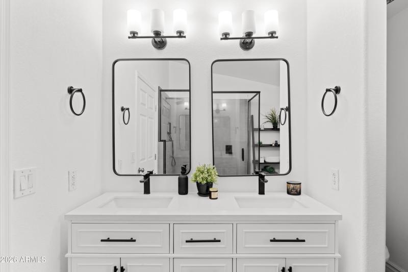 Primary_Bathroom_Photo_2