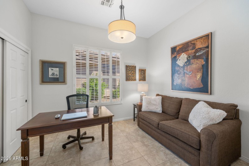 17-web-or-mls-15240-n-clubgate-dr-166