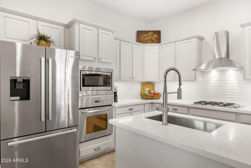 13-web-or-mls-15240-n-clubgate-dr-166