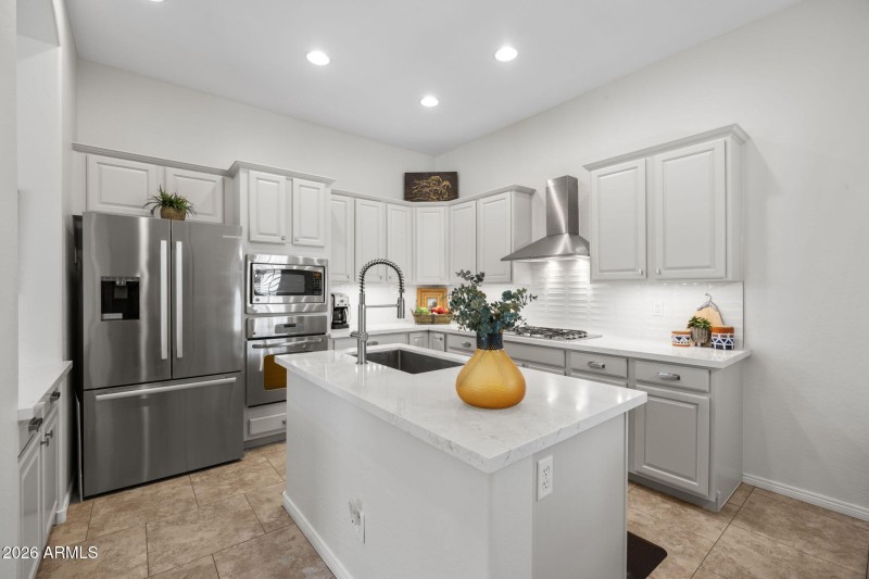 12-web-or-mls-15240-n-clubgate-dr-166