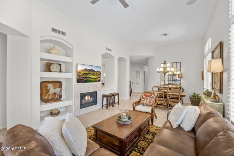 6-web-or-mls-15240-n-clubgate-dr-166