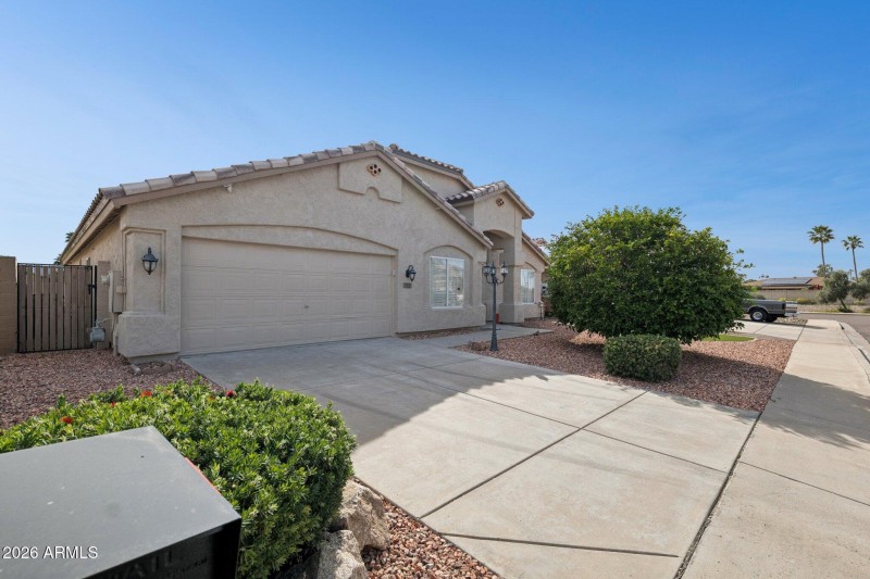 3-web-or-mls-9235-w-marconi-ave