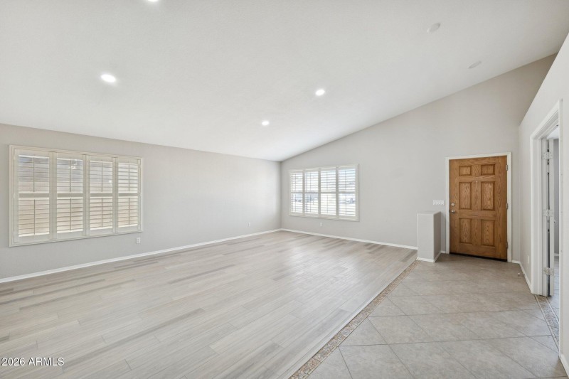 8-web-or-mls-9235-w-marconi-ave