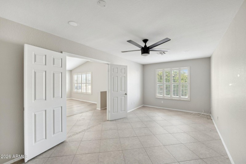 10-web-or-mls-9235-w-marconi-ave