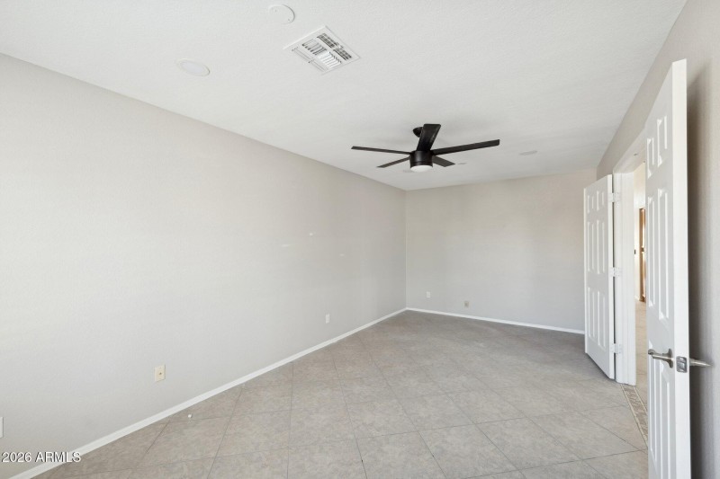 11-web-or-mls-9235-w-marconi-ave