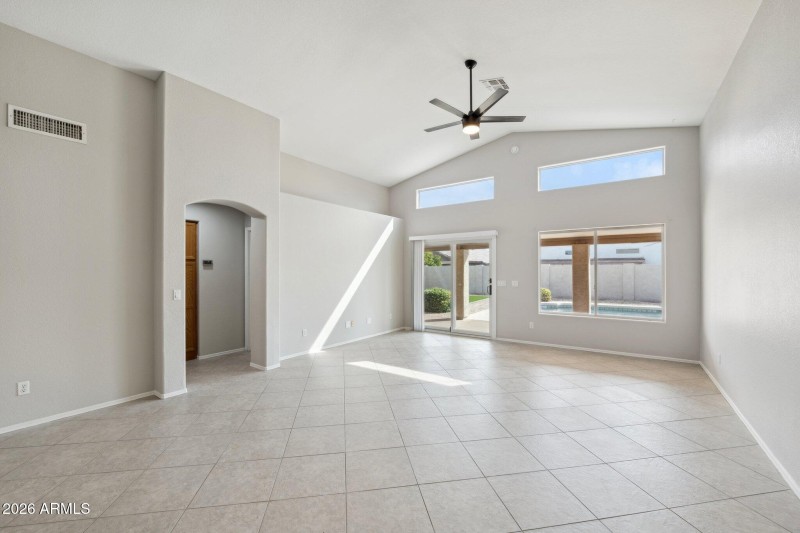 12-web-or-mls-9235-w-marconi-ave