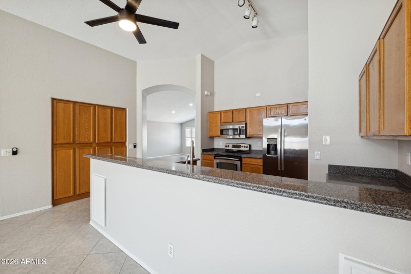 15-web-or-mls-9235-w-marconi-ave