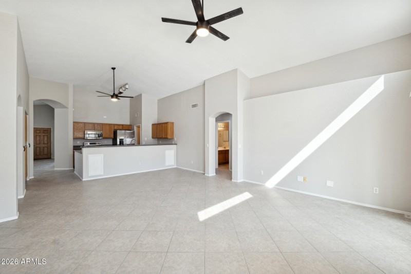 18-web-or-mls-9235-w-marconi-ave