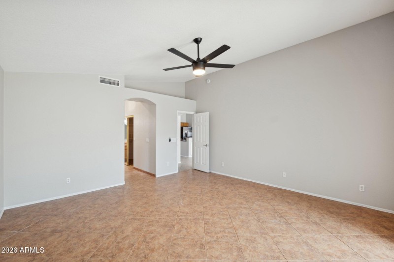 21-web-or-mls-9235-w-marconi-ave