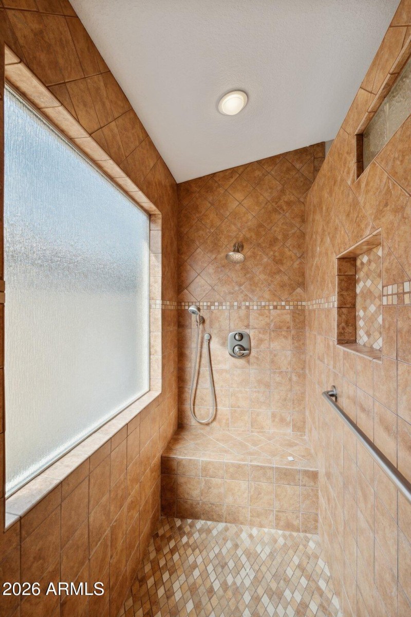 24-web-or-mls-9235-w-marconi-ave